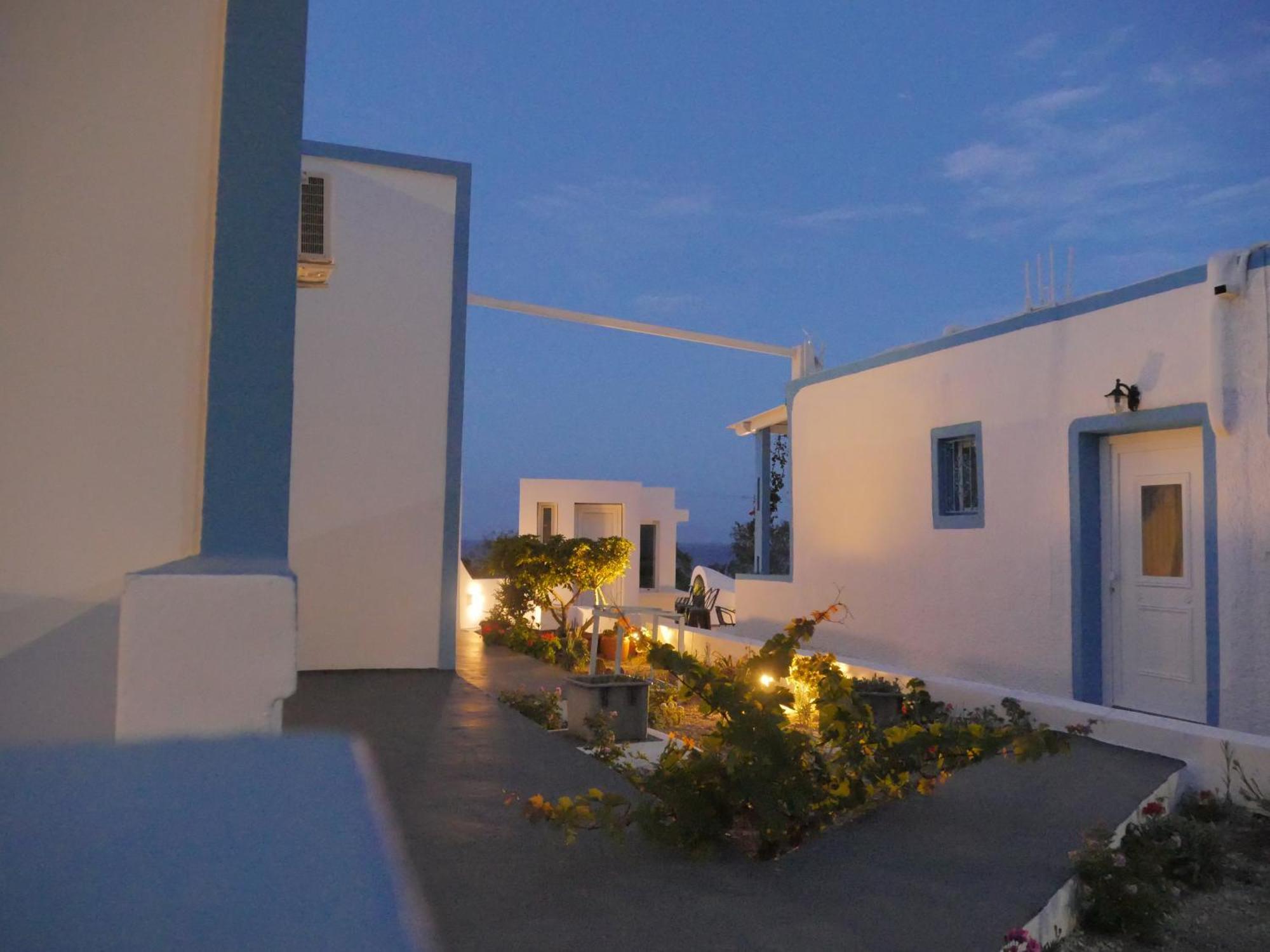 Ancient Thera Apartments Kamári المظهر الخارجي الصورة