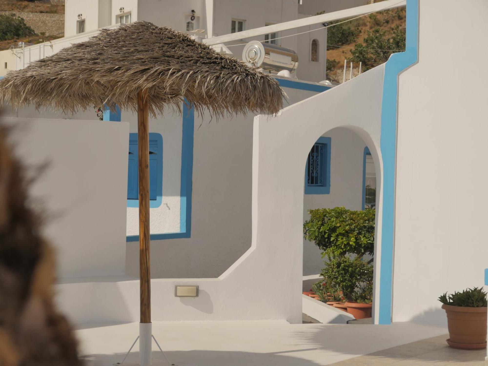 Ancient Thera Apartments Kamári المظهر الخارجي الصورة